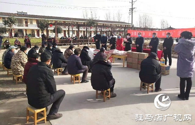汝南縣政協(xié)慰問(wèn)組到三橋鎮(zhèn)敬老院開(kāi)展“送溫暖、獻(xiàn)愛(ài)心”活動(dòng)
