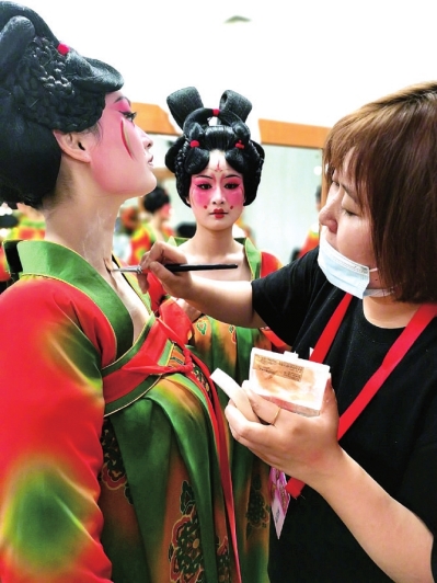 為啥河南春晚的《唐宮夜宴》能出圈？