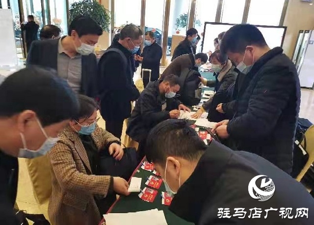 懷揣良策 肩負(fù)使命！出席市政協(xié)四屆六次會(huì)議的委員們陸續(xù)報(bào)到