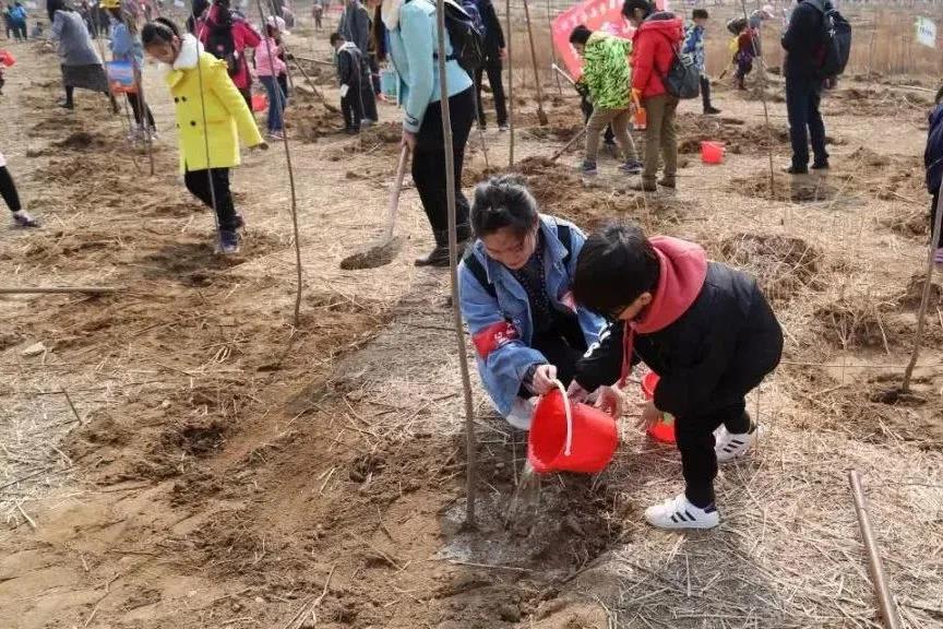 “播種希望·擁抱未來”植樹節(jié)戶外體驗活動開始啦！