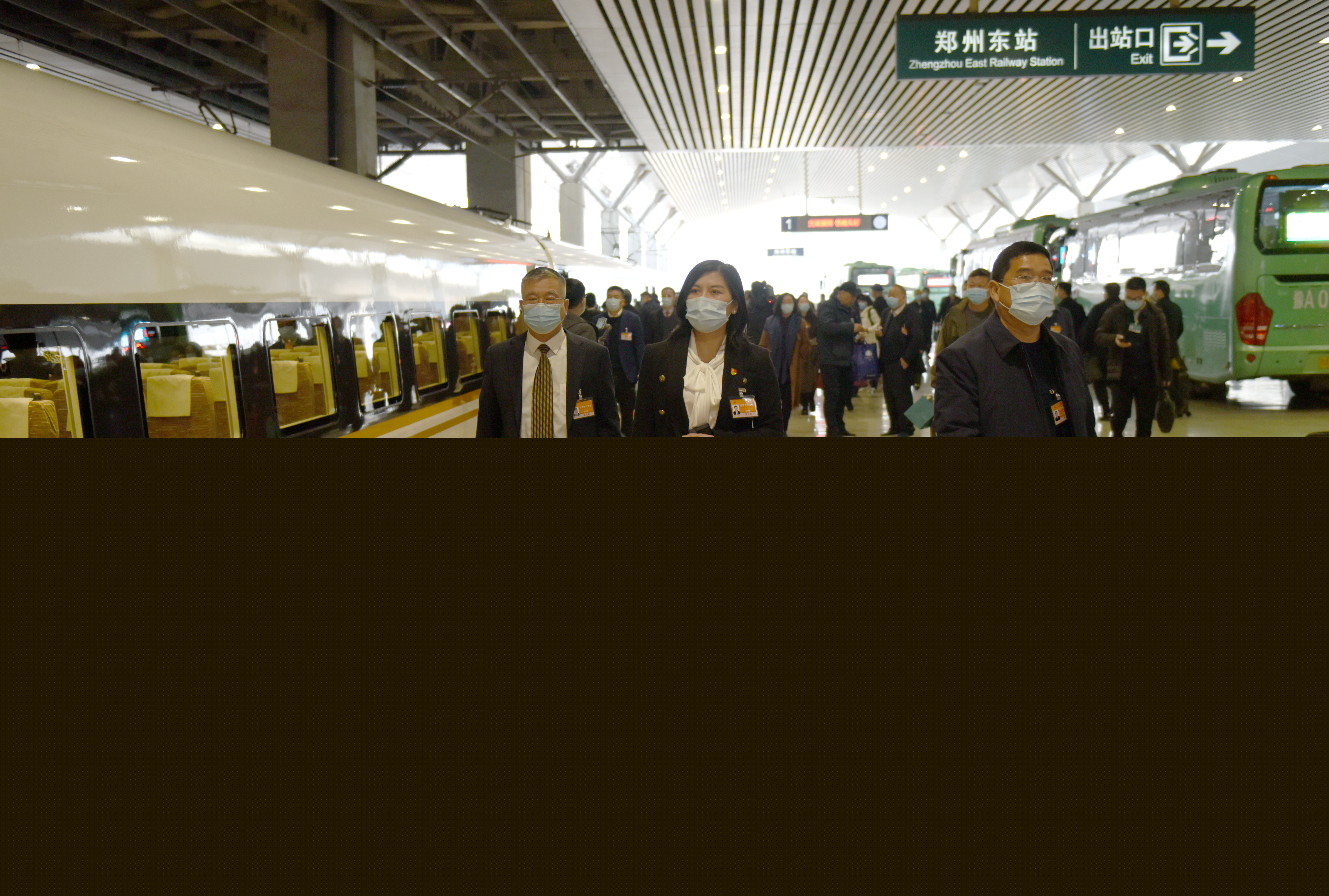 駐豫全國人大代表啟程赴京 參加十三屆全國人大四次會議