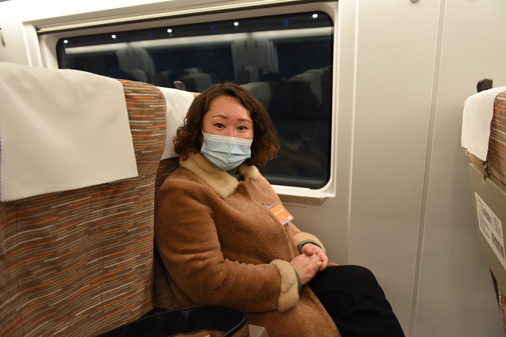 駐豫全國人大代表啟程赴京 參加十三屆全國人大四次會議