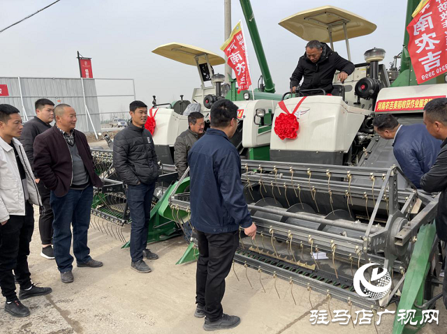 河南農(nóng)吉開展常發(fā)履帶收割機(jī)新產(chǎn)品推介會(huì)