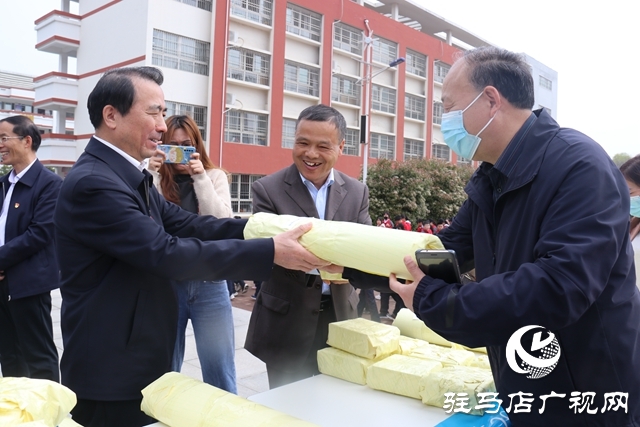 2021年&ldquo;書香天中&rdquo;全民閱讀暨&ldquo;護(hù)苗2021&rdquo;系列活動(dòng)啟動(dòng)儀式舉行