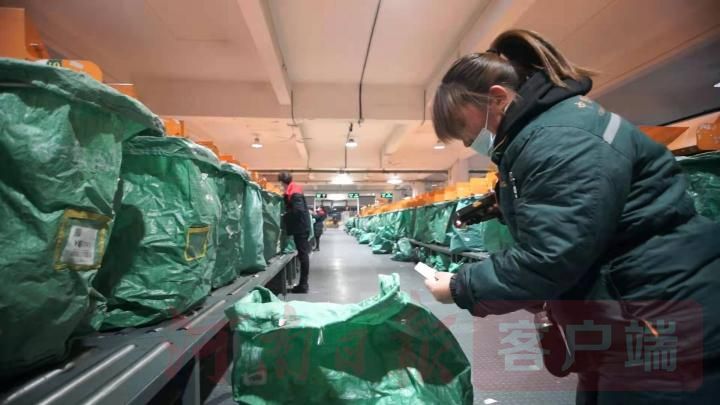 過(guò)度包裝泛濫 快遞綠色“瘦身”