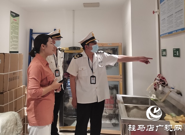 確山:莘莘學子赴考場 藍盾衛(wèi)士來護航