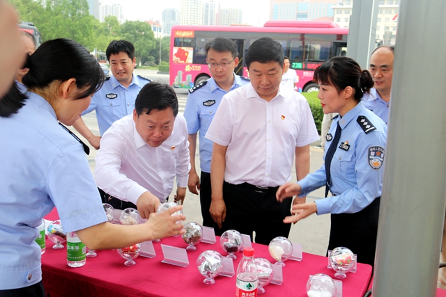 駐馬店市舉辦國際禁毒日禁毒集中宣傳活動