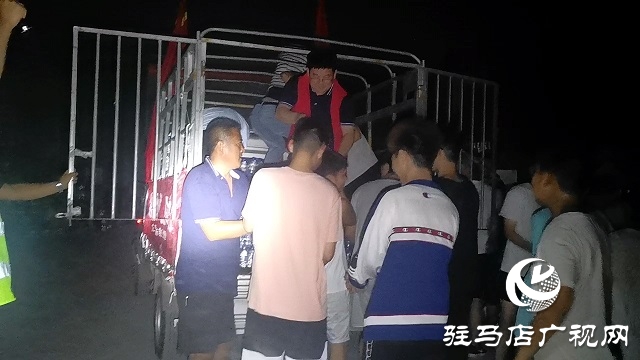 愛(ài)心企業(yè)捐贈(zèng)物資連夜馳援新鄉(xiāng)災(zāi)區(qū)