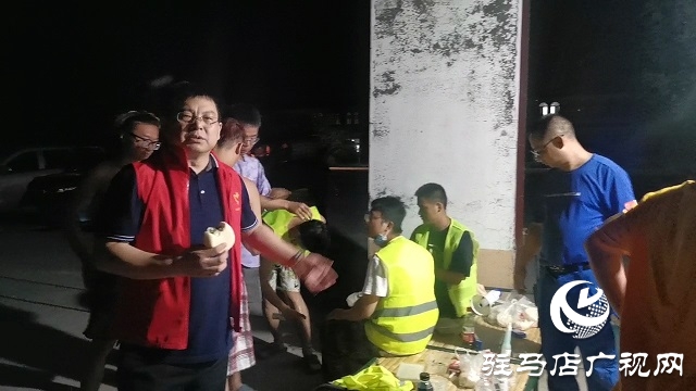 愛(ài)心企業(yè)捐贈(zèng)物資連夜馳援新鄉(xiāng)災(zāi)區(qū)