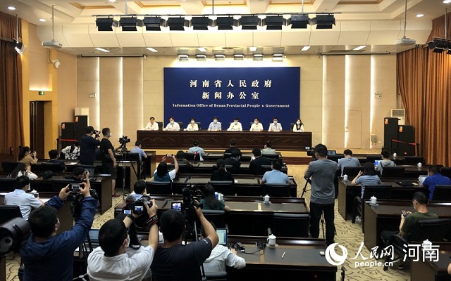 河南省高校、中高風(fēng)險(xiǎn)地區(qū)中小學(xué)暫定9月15日之前不返校