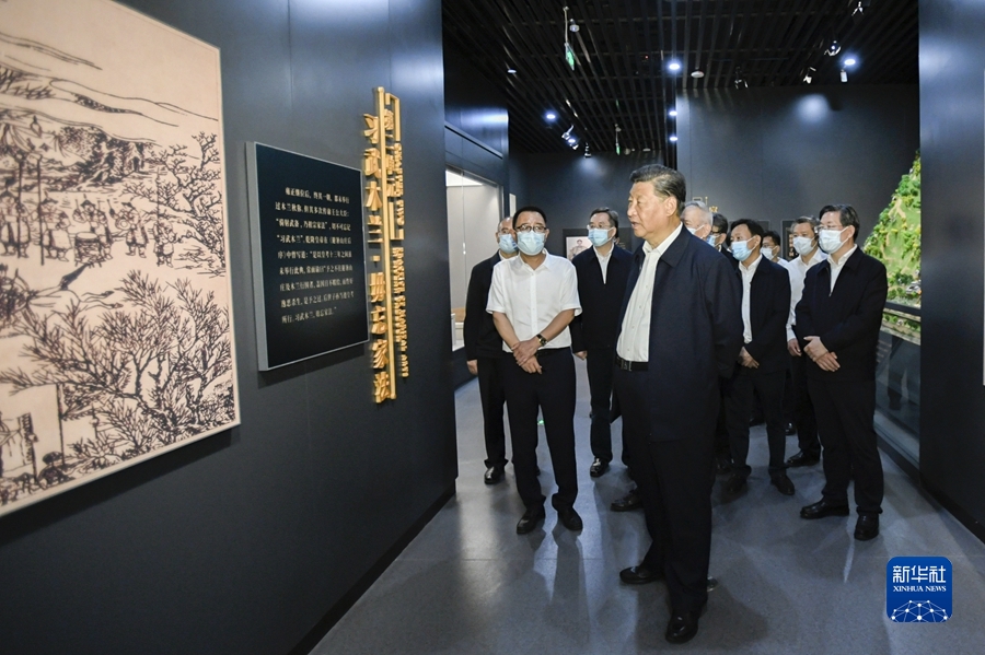 習(xí)近平在河北承德考察時強(qiáng)調(diào) 貫徹新發(fā)展理念弘揚(yáng)塞罕壩精神 努力完成全年經(jīng)濟(jì)社會發(fā)展主要目標(biāo)任務(wù)
