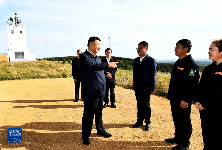 習(xí)近平在河北承德考察時強(qiáng)調(diào) 貫徹新發(fā)展理念弘揚(yáng)塞罕壩精神 努力完成全年經(jīng)濟(jì)社會發(fā)展主要目標(biāo)任務(wù)