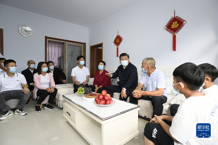 習(xí)近平在河北承德考察時強(qiáng)調(diào) 貫徹新發(fā)展理念弘揚(yáng)塞罕壩精神 努力完成全年經(jīng)濟(jì)社會發(fā)展主要目標(biāo)任務(wù)