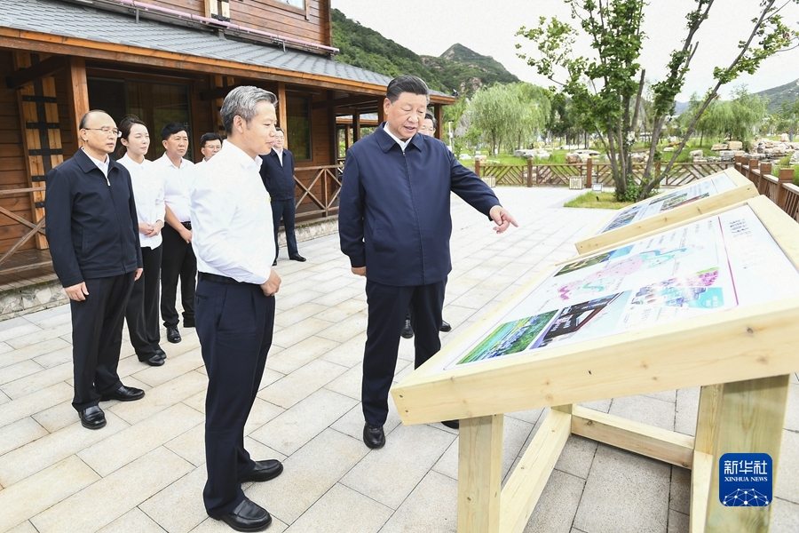 習(xí)近平在河北承德考察時強(qiáng)調(diào) 貫徹新發(fā)展理念弘揚(yáng)塞罕壩精神 努力完成全年經(jīng)濟(jì)社會發(fā)展主要目標(biāo)任務(wù)