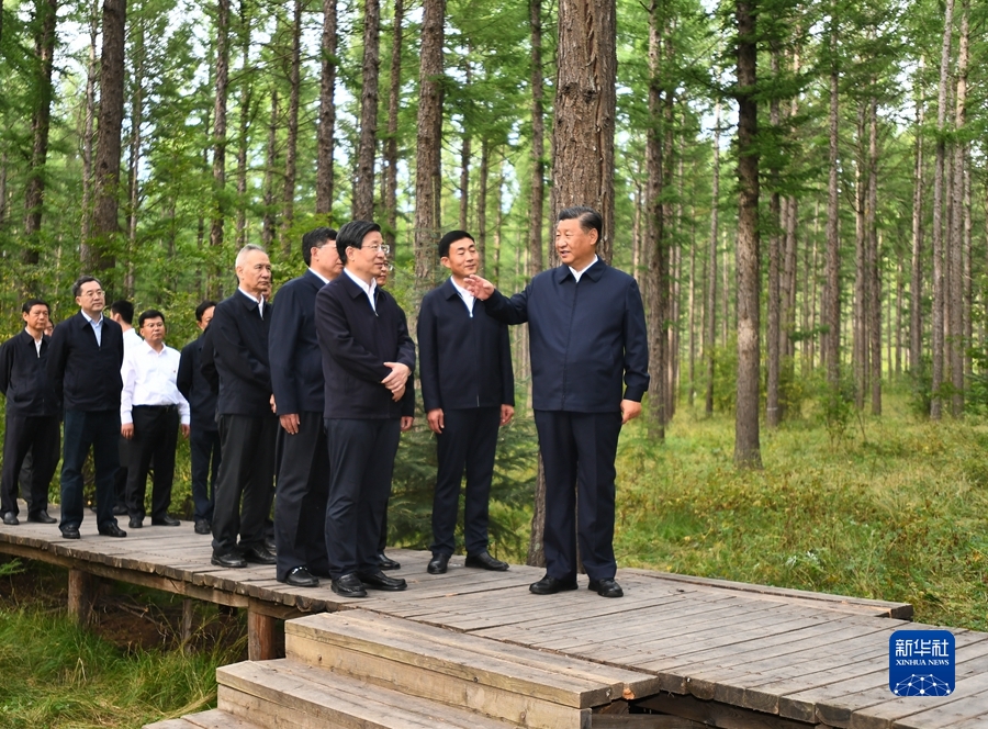 習(xí)近平在河北承德考察時強(qiáng)調(diào) 貫徹新發(fā)展理念弘揚(yáng)塞罕壩精神 努力完成全年經(jīng)濟(jì)社會發(fā)展主要目標(biāo)任務(wù)