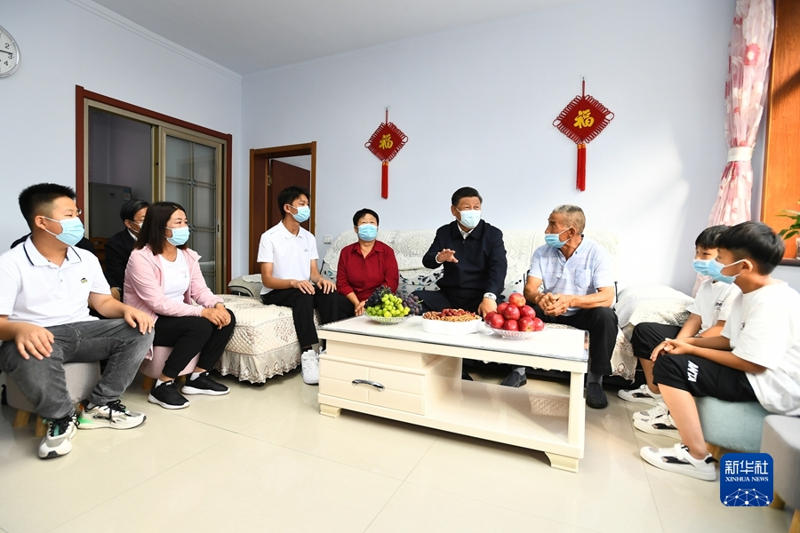 習(xí)近平在河北承德考察時強(qiáng)調(diào) 貫徹新發(fā)展理念弘揚(yáng)塞罕壩精神 努力完成全年經(jīng)濟(jì)社會發(fā)展主要目標(biāo)任務(wù)