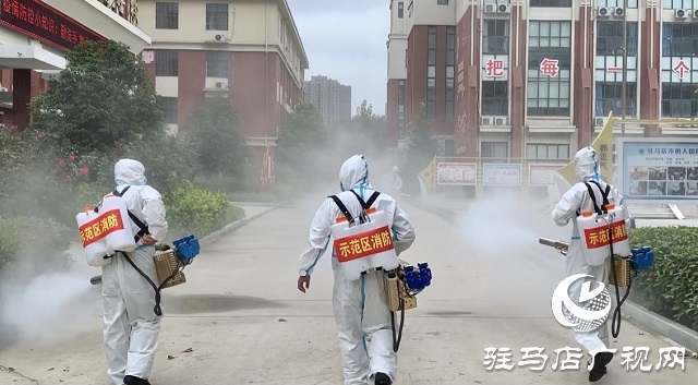 駐馬店市城鄉(xiāng)一體化示范區(qū)消防救援大隊走進(jìn)校園進(jìn)行防疫消殺工作