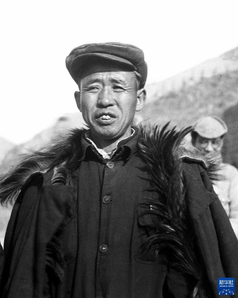 奮斗百年路 啟航新征程·中國共產(chǎn)黨人的精神譜系｜愛崗敬業(yè)、爭創(chuàng)一流——勞模精神述評