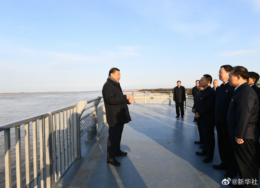 習近平在山東東營考察黃河入海口