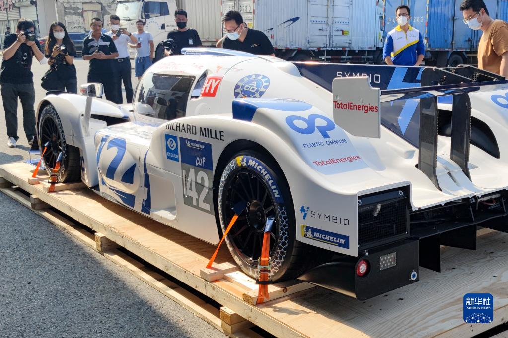 新思想引領(lǐng)新征程·時(shí)代答卷丨千帆競發(fā)勢如虹——習(xí)近平總書記謀劃推動(dòng)?xùn)|部率先發(fā)展譜寫新篇章