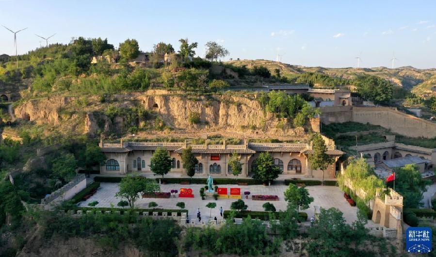 不可逆轉(zhuǎn)的歷史進(jìn)程&mdash;&mdash;從以習(xí)近平同志為核心的黨中央引領(lǐng)新時(shí)代變革性實(shí)踐看實(shí)現(xiàn)中華民族偉大復(fù)興