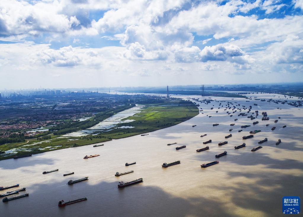 不可逆轉(zhuǎn)的歷史進(jìn)程&mdash;&mdash;從以習(xí)近平同志為核心的黨中央引領(lǐng)新時(shí)代變革性實(shí)踐看實(shí)現(xiàn)中華民族偉大復(fù)興