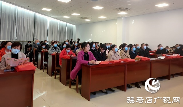 正陽縣總工會舉辦《河南女職工勞動保護(hù)特別規(guī)定》宣傳講座活動