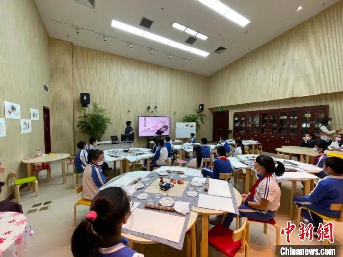 國博珍貴館藏亮相深圳 展現(xiàn)中國古代“士大夫”風(fēng)貌