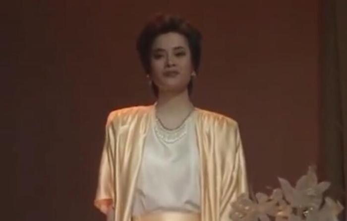 央視春晚馬上40年，我們看著看著就長(zhǎng)大了……