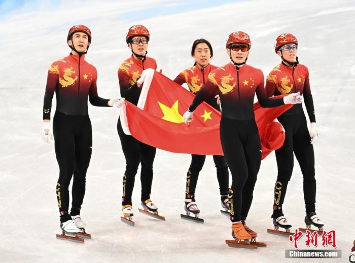 北京冬奧會的結(jié)束，是“中國冰雪元年”的開始