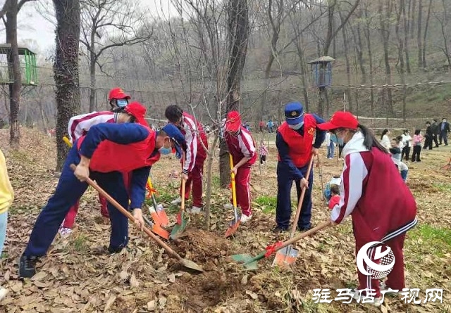 駐馬店高新區(qū)消防救援大隊(duì):當(dāng)“火焰藍(lán)”遇上“莘莘學(xué)子”