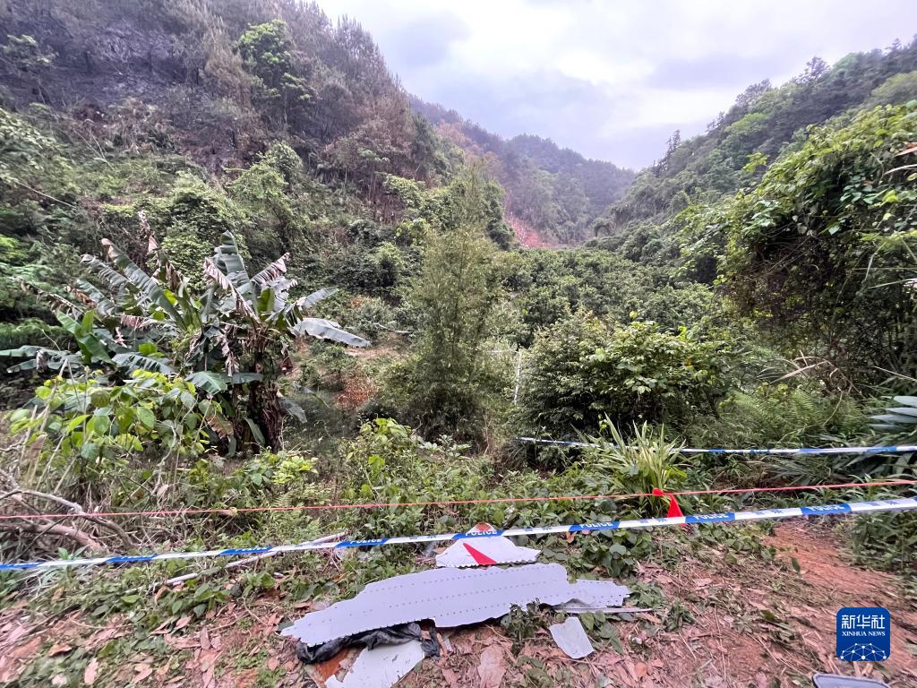 搜尋，與風雨賽跑——藤縣空難墜機現(xiàn)場見聞