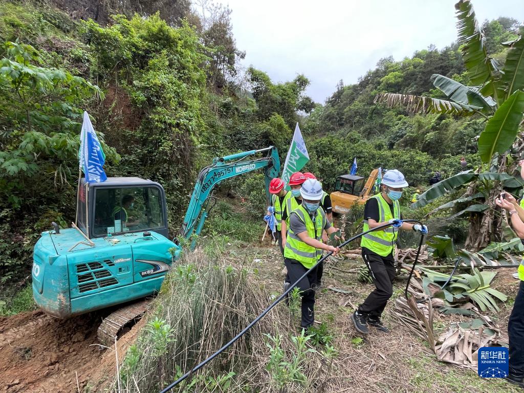 搜尋，與風雨賽跑——藤縣空難墜機現(xiàn)場見聞