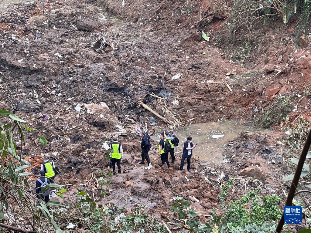 搜尋，與風雨賽跑——藤縣空難墜機現(xiàn)場見聞