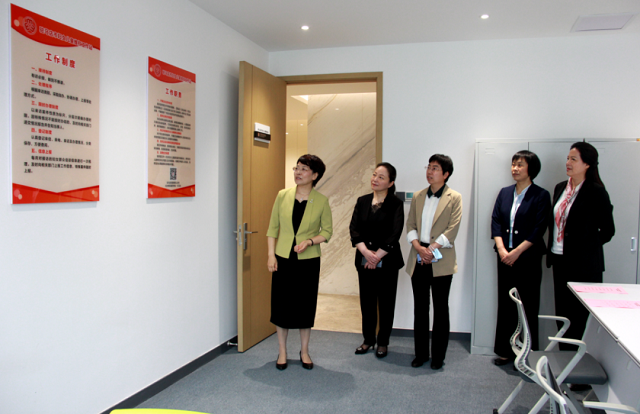 駐馬店市婦女兒童維權(quán)工作站在勝藍(lán)律師事務(wù)所掛牌成立