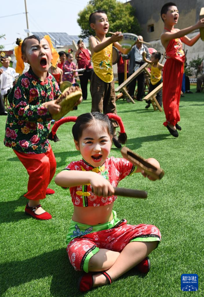 黃河岸邊有個“老腔幼兒團(tuán)”