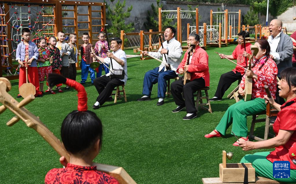 黃河岸邊有個“老腔幼兒團(tuán)”