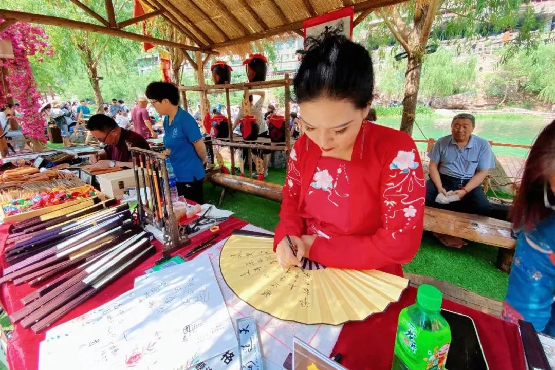 免費(fèi)游玩、國(guó)風(fēng)游園、文化大餐……端午節(jié)河南文旅消費(fèi)強(qiáng)勁復(fù)蘇，各大景區(qū)鉚足了干勁兒