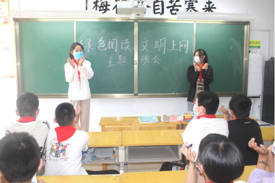 驛城區(qū)諸市鎮(zhèn)開展“綠色閱讀，文明上網(wǎng)”進(jìn)校園活動