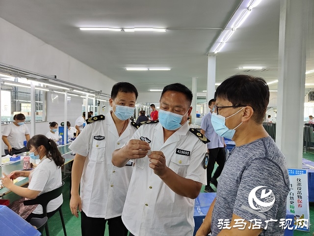 確山縣衛(wèi)生計(jì)生監(jiān)督所開(kāi)展夏季職業(yè)病防治專項(xiàng)監(jiān)督