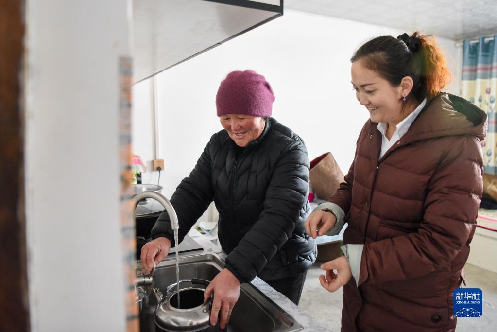 情滿(mǎn)天山處處春——沿著總書(shū)記的足跡之新疆篇