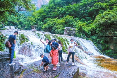 云臺山景區(qū)即日起至7月31日，全國游客免門票