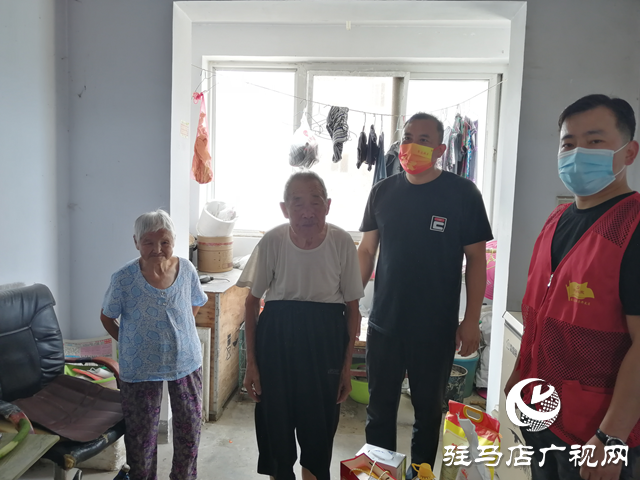 經濟開發(fā)區(qū)翟莊居委會開展“八一”建軍節(jié)走訪慰問活動