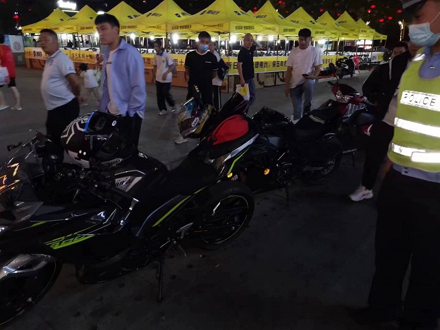 百日行動(dòng) | 駐馬店交警嚴(yán)查“飆車炸街黨” ！