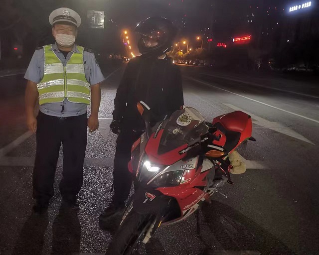 百日行動(dòng) | 駐馬店交警嚴(yán)查“飆車炸街黨” ！