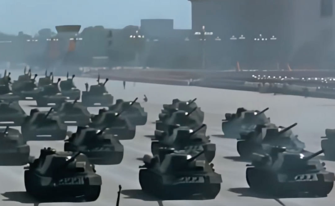 彩色超清！重溫15次國慶閱兵珍貴畫面