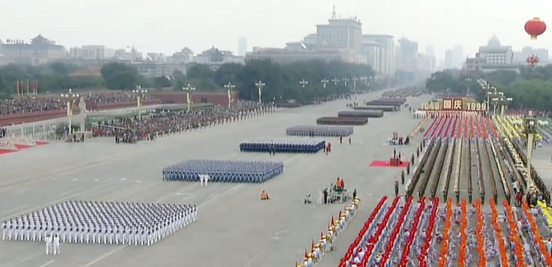 彩色超清！重溫15次國慶閱兵珍貴畫面