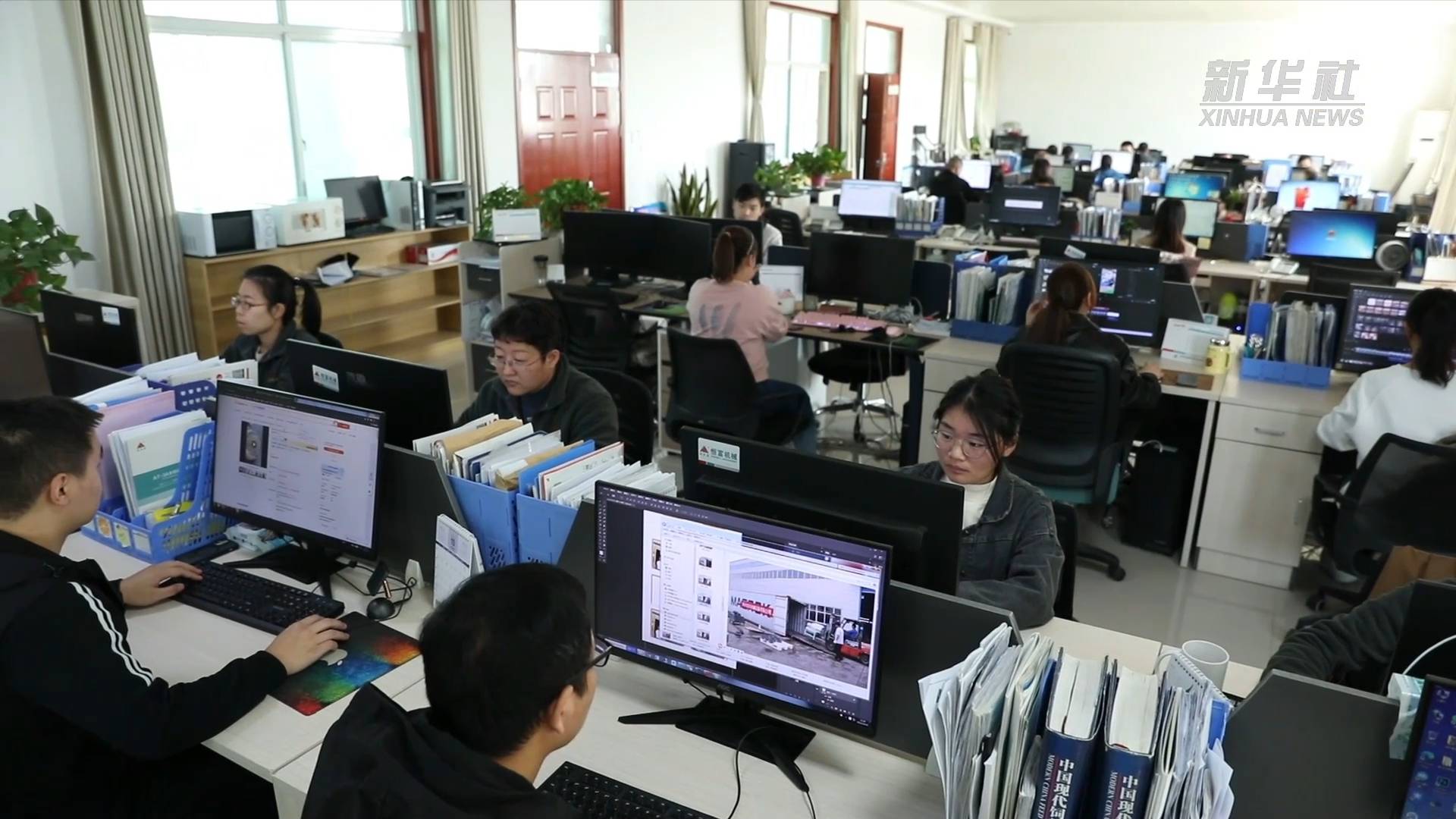 新華全媒+｜河南新鄉(xiāng)：小鄉(xiāng)村“觸網(wǎng)”煥發(fā)新生機(jī)