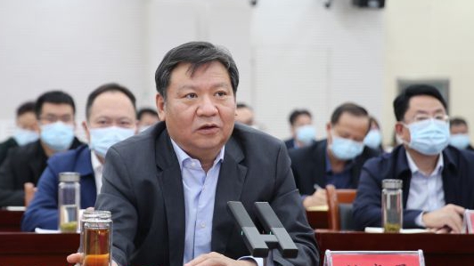 鮑常勇：落實落細(xì)疫情防控責(zé)任措施 牢牢守住不發(fā)生規(guī)模性疫情底線