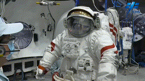 這里有一個(gè)通往空間站的入口，速進(jìn)